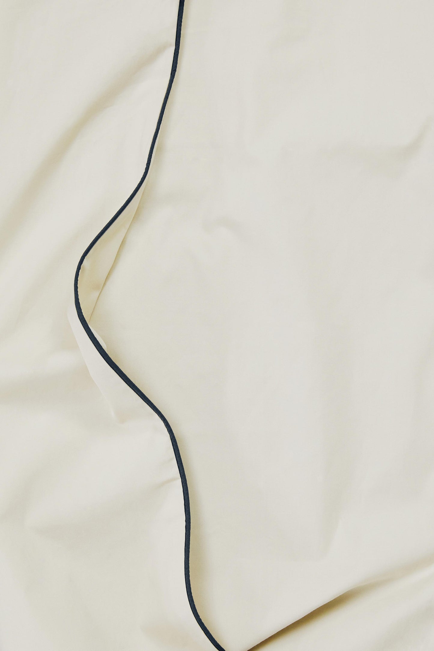 Duvet Cover in Contrast Edge, Canvas with Navy