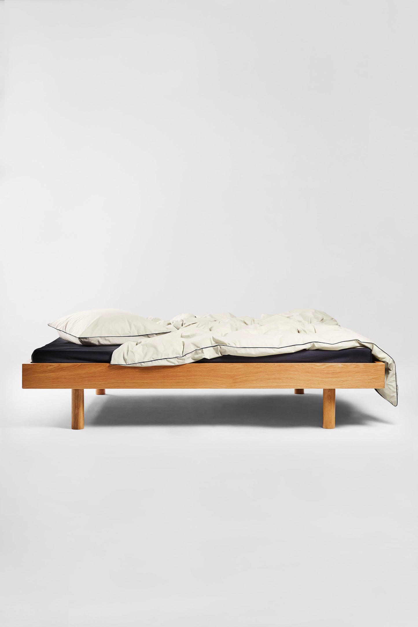 Euro Pillowcase Pair in Contrast Edge, Canvas with Navy