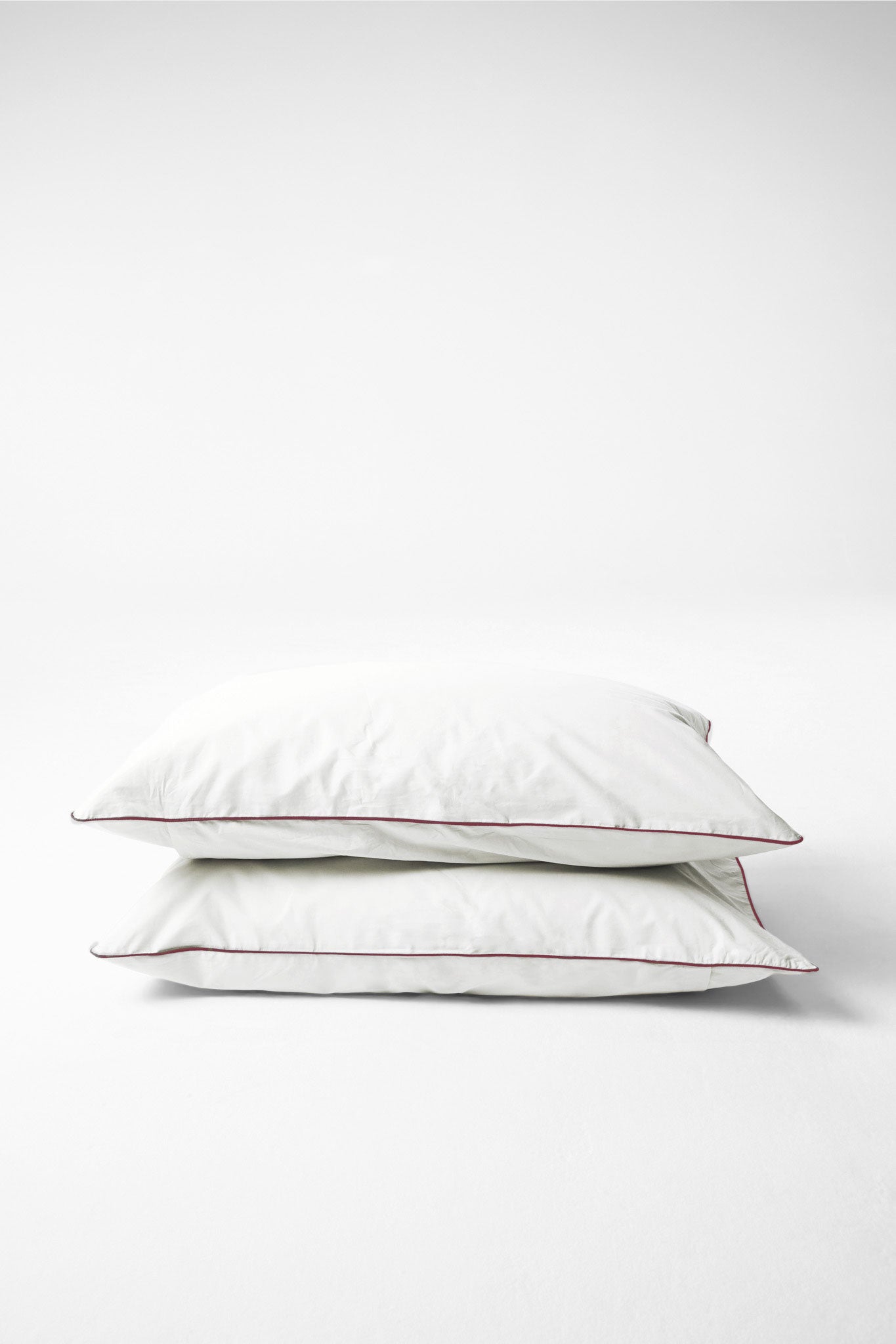 King Pillowcase Pair in Contrast Edge, Prism Sateen with Eggplant